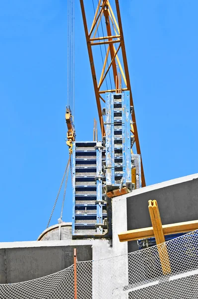 Grue et chantier de construction — Photo