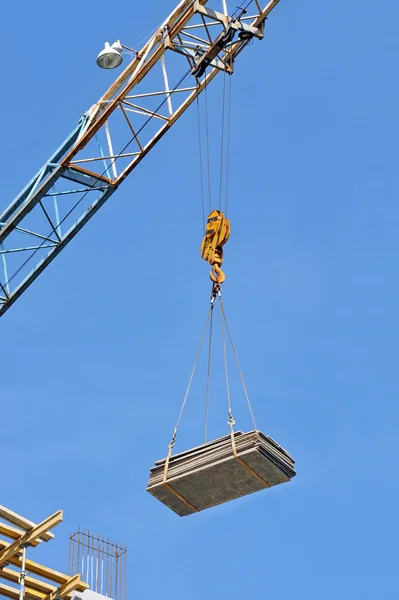 起重机和建设网站 — 图库照片