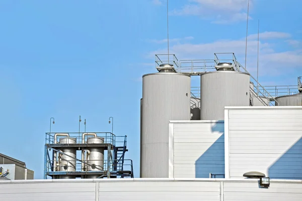 Brewery beer processing silos — Stock Photo, Image