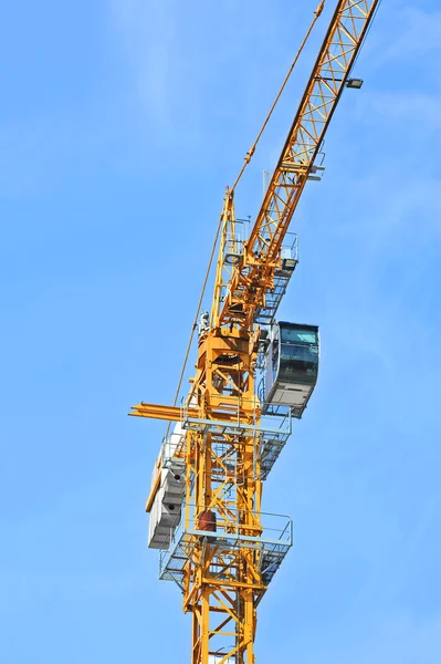 Grúa torre de construcción — Foto de Stock