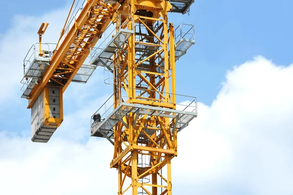 Guindaste torre de construção — Fotografia de Stock