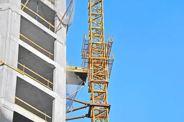 Kran und Baustelle — Stockfoto