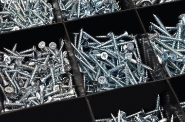 plastik düzenleyici kutusunda canı cehenneme