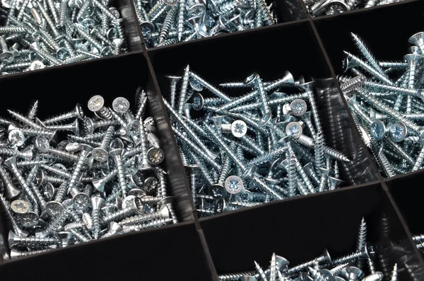 plastik düzenleyici kutusunda canı cehenneme
