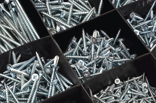 plastik düzenleyici kutusunda canı cehenneme