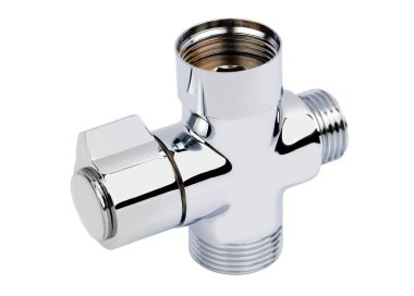 Duşun saptırıcı vanası, beyaz arkaplanda izole.