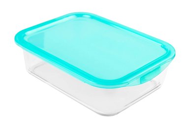 Camdan yapılmış yiyecek kabı, beyaz arka planda izole edilmiş.