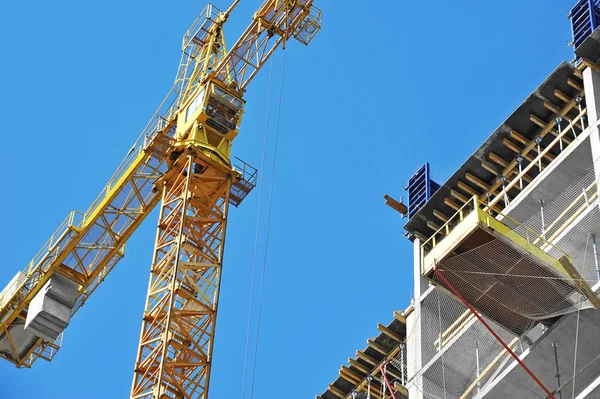 Kran und Baustelle — Stockfoto