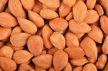 Kurutulmuş kayısı çekirdeği