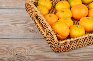 Mandarin wickered tepsi