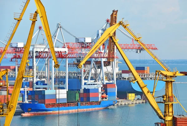 Cargo crane and ship — Stock Photo, Image