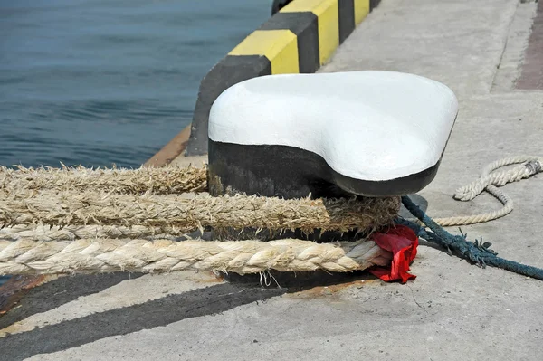 Old mooring bollard — Stock Photo, Image