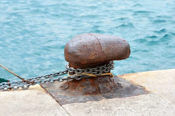 Old mooring bollard — Stock Photo, Image