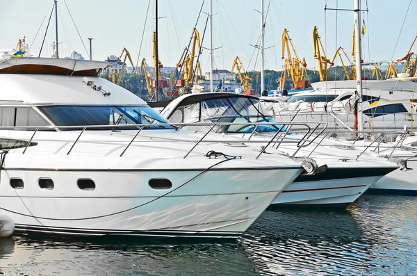 Motor yacht in jetty — Stock Photo, Image