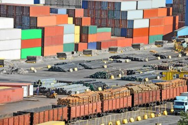 Konteyner, kereste, boru ve bağlantı noktası tren