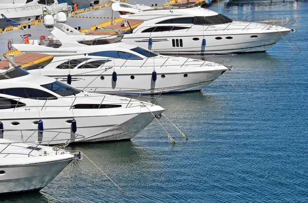 Motor yacht in jetty — Stock Photo, Image