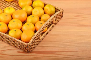 Mandarin wickered tepsi