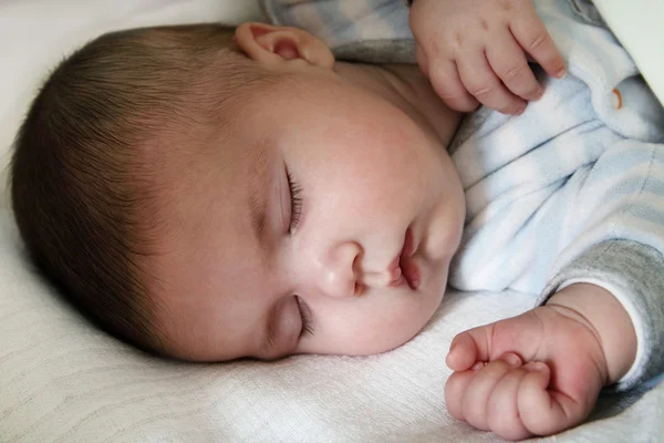 Baby sleeping — Stock Photo, Image