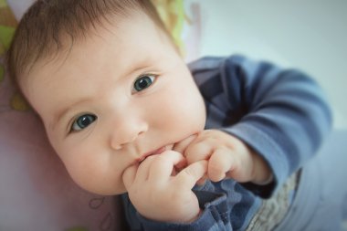 Tuhaf görünümlü bebek