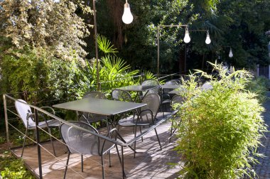 ilginç bir iç sokak kafe