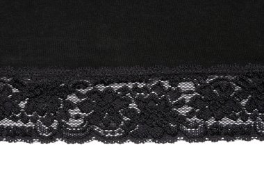 beyaz arkaplanda dantelli siyah kumaş parçası