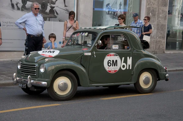 Slavný závod retro auta Mille Miglia — Stock fotografie