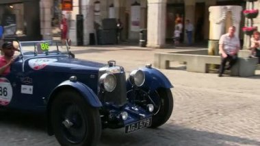 ünlü yarış retro arabaları Mille Miglia