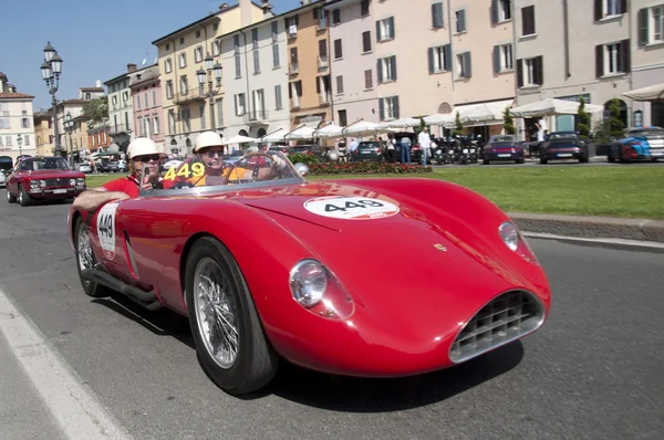 Mille Miglia, de beroemde race voor retro auto 's — Stockfoto