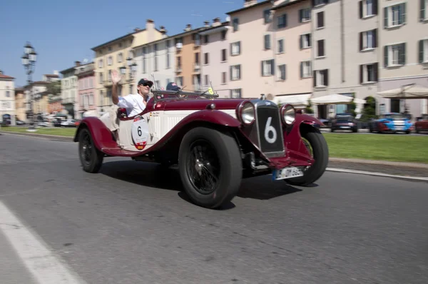 Mille Miglia, a famosa corrida para carros retro — Fotografia de Stock