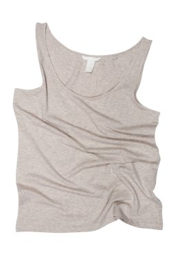 Dikkatsizce atılmış gömlek