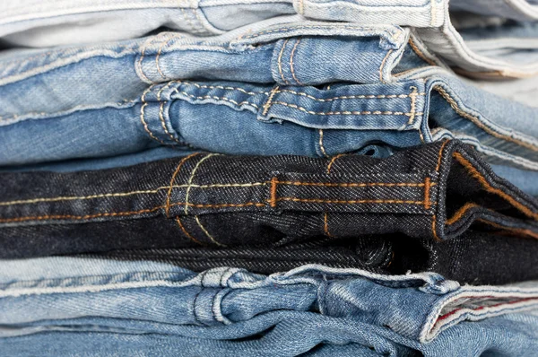 Jeans empilés — Photo