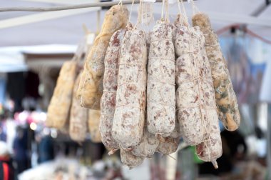 salamis piyasada demet