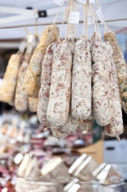 salamis piyasada demet