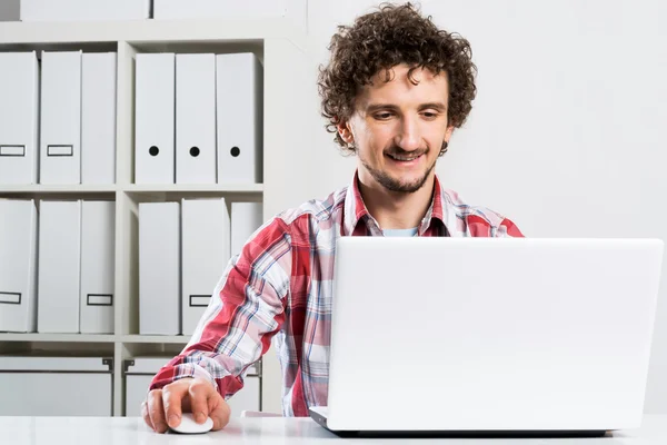 Man working in office — Stock Photo, Image