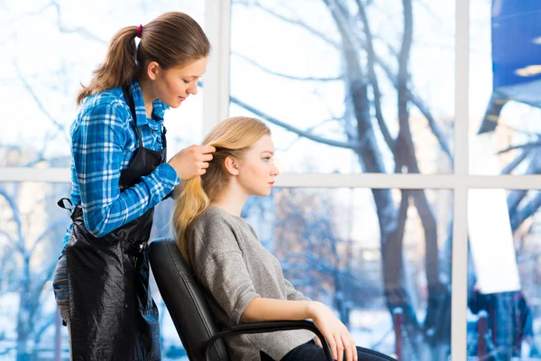 Hairdresser at work and client — Stock Photo, Image