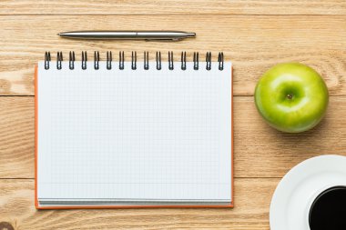 kahve ile boş not defteri