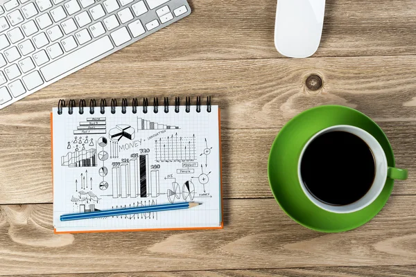 Свіжі ідеї ескізи, клавіатура, чашка кави — стокове фото