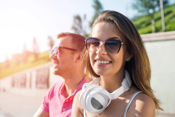 Paar hat Date im Freien — Stockfoto