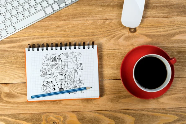 Vers idee schetsen, toetsenbord, koffiekopje — Stockfoto