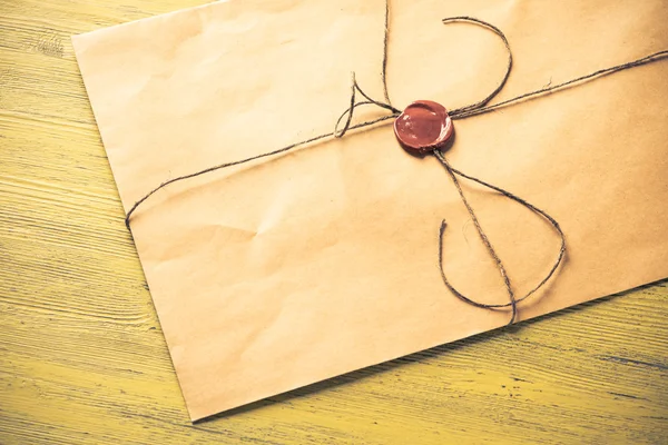 Ancienne enveloppe lettre avec sceau de cire — Photo