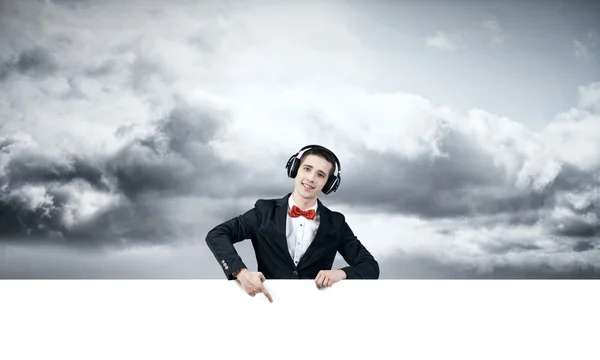 Mann mit weißer Werbetafel — Stockfoto