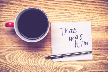 Peçeteye yazılmış romantik mesaj