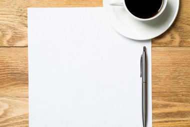 kahve ile boş kağıt levha