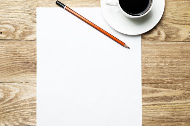 kahve ile boş kağıt levha