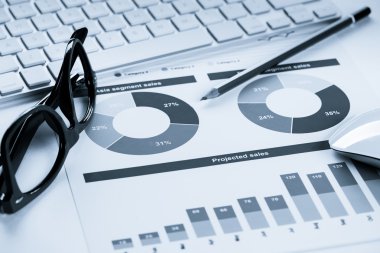 İş çalışma alanı ile finansal belgeler