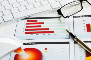 İş çalışma alanı ile finansal belgeler