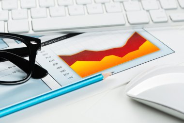 İş çalışma alanı ile finansal belgeler