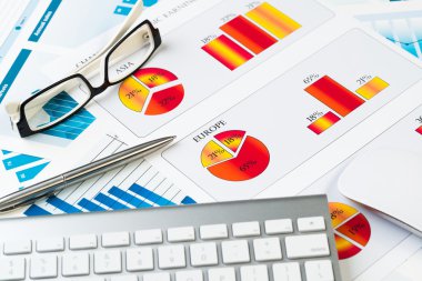 İş çalışma alanı ile finansal belgeler