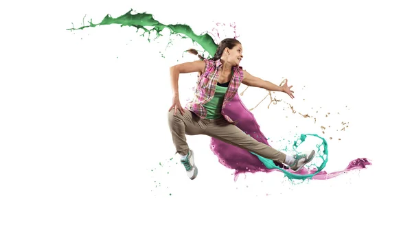 ジャンプで若い女性ダンサー — ストック写真