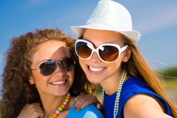 Young attractive girls — Stock Photo, Image